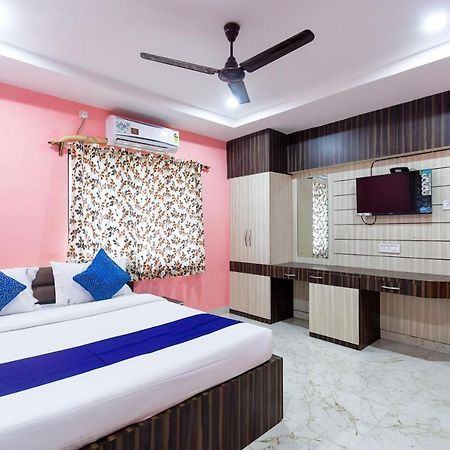 Hotel Blue Abedin Калькутта Экстерьер фото