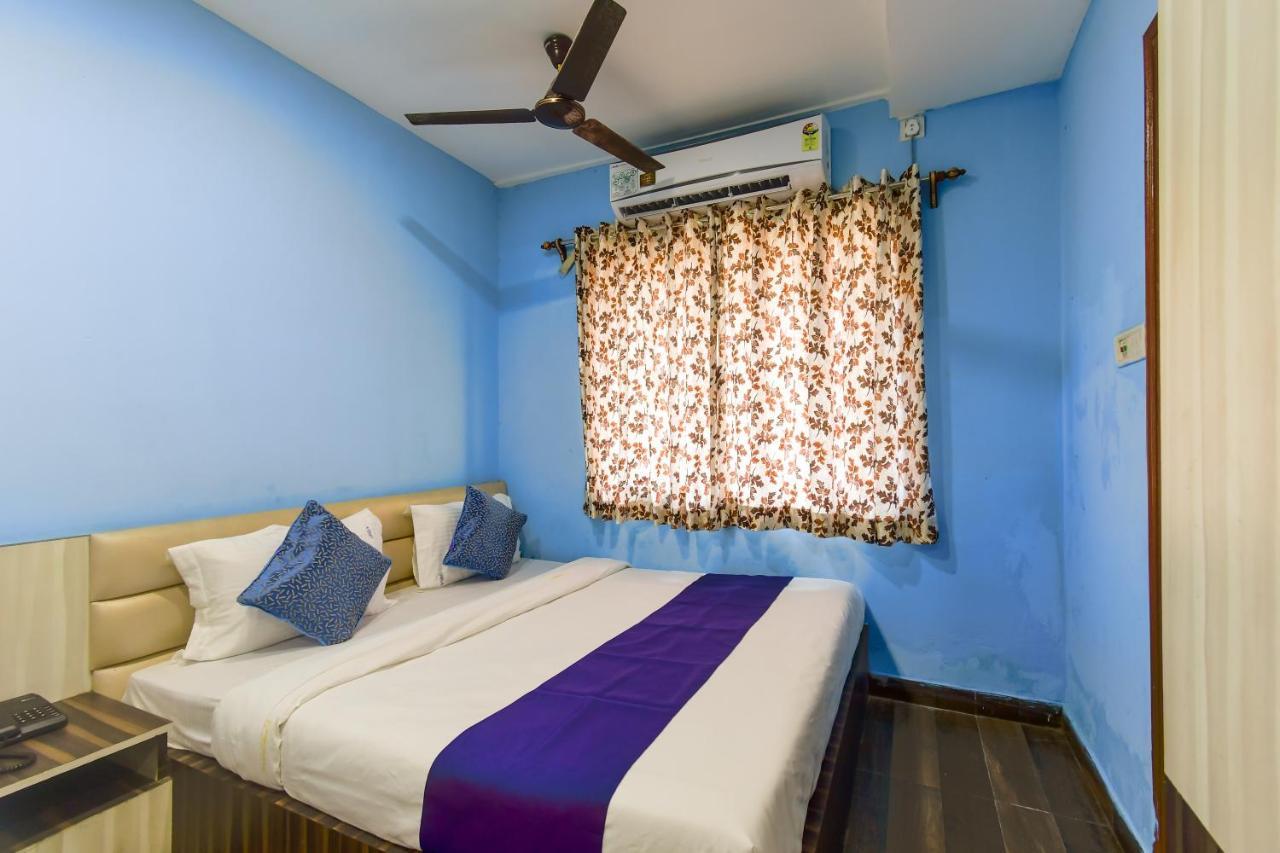 Hotel Blue Abedin Калькутта Экстерьер фото