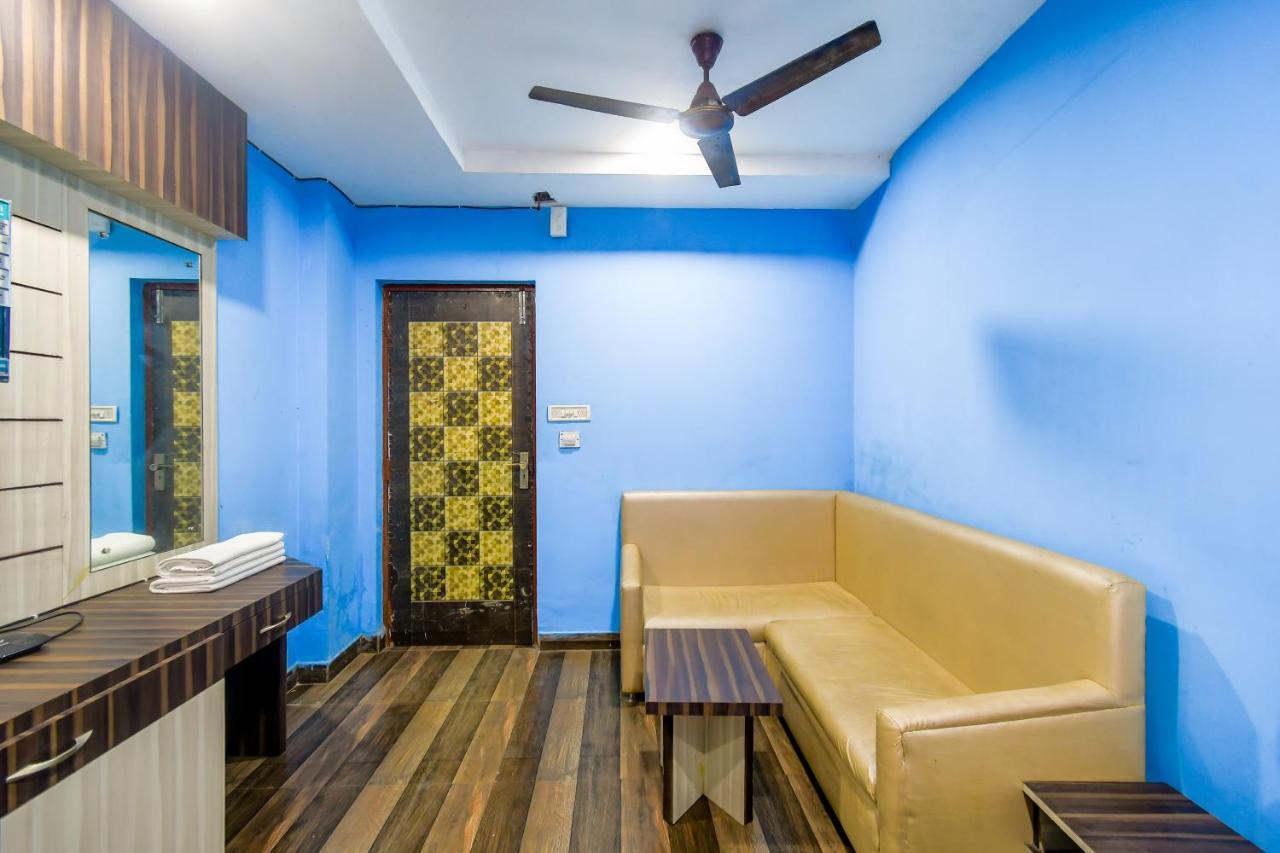 Hotel Blue Abedin Калькутта Экстерьер фото