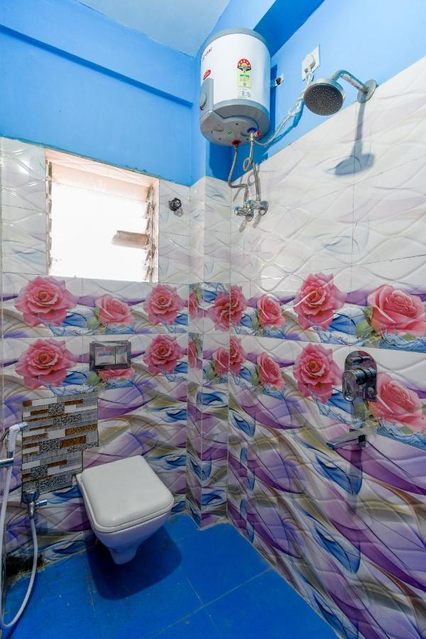 Hotel Blue Abedin Калькутта Экстерьер фото