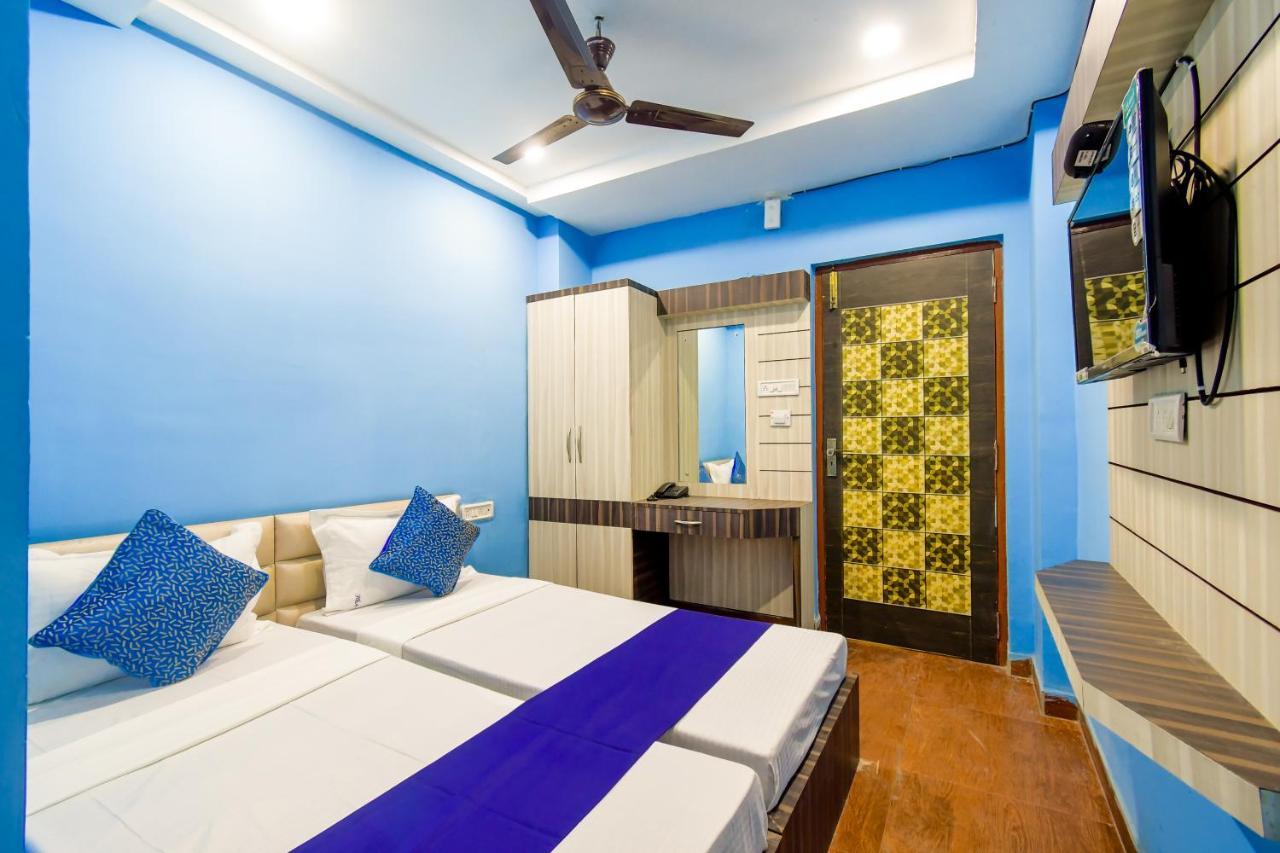 Hotel Blue Abedin Калькутта Экстерьер фото
