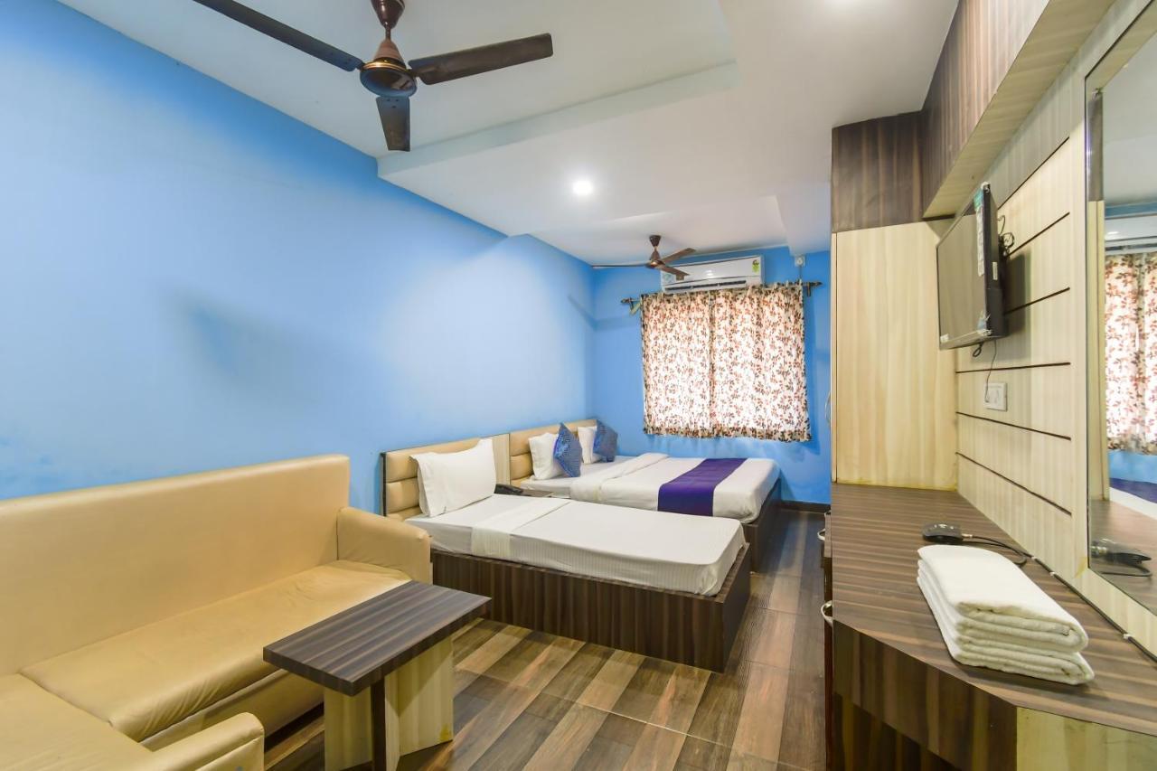 Hotel Blue Abedin Калькутта Экстерьер фото