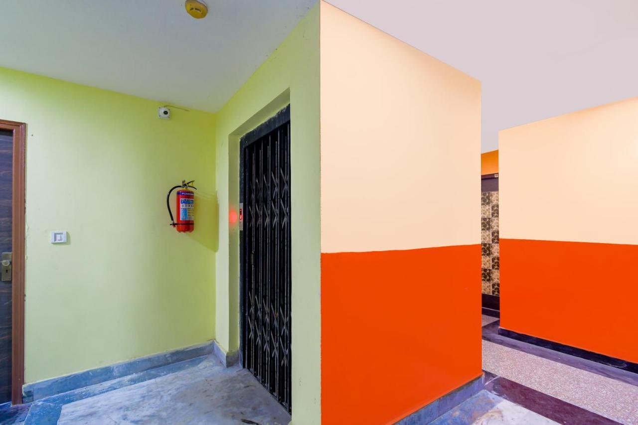 Hotel Blue Abedin Калькутта Экстерьер фото